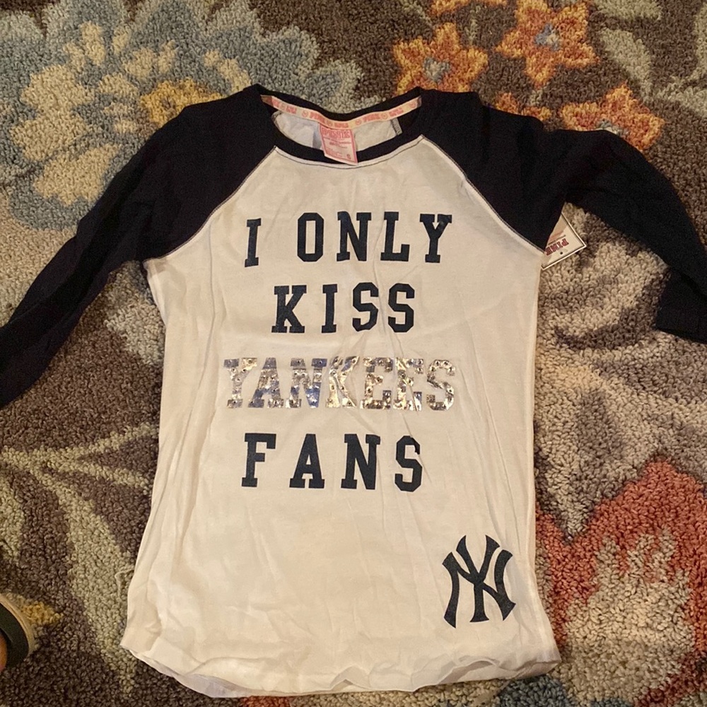 Vintage pink Yankees tee